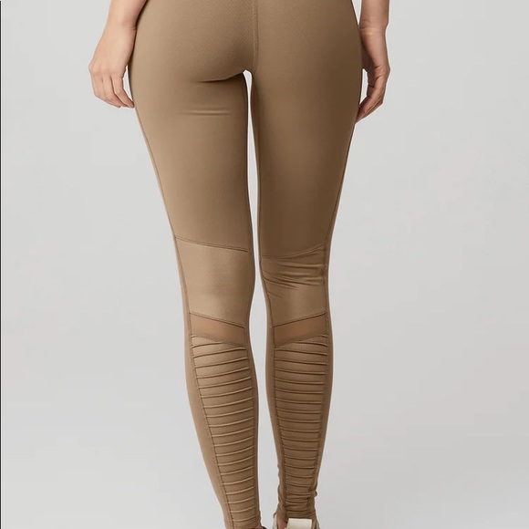 ALO Yoga Tan High-Waisted Rise Moto Legging Contouring Stretch Medium Women’s - Picture 3 of 11